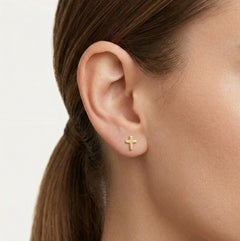Boucles d’oreilles puces croix en or jaune