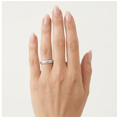 Alliance moderne en or blanc mat