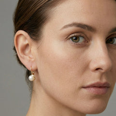 Einzigartige weiße Perlenohrringe mit Zirkonia