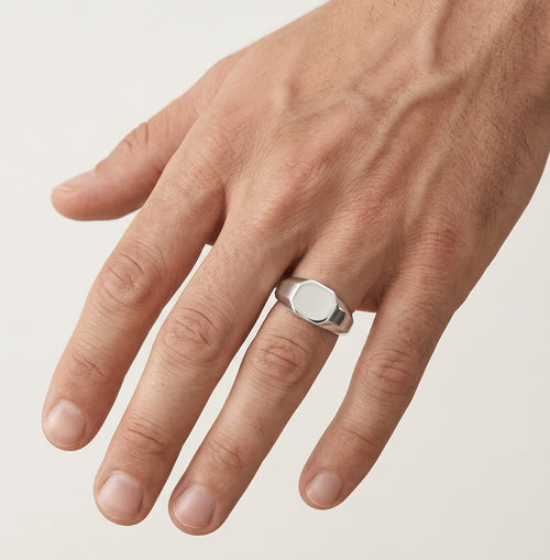 Nadčasový stříbrný pánský prsten