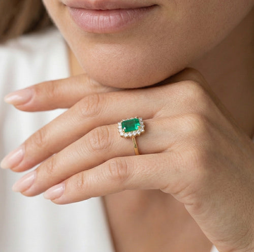 Bague émeraude et diamant royale