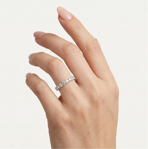 Weißgold-Trauring mit Halbstein-Design