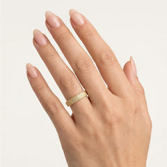 Pískované jiskřivé snubní prsteny ze žlutého zlata