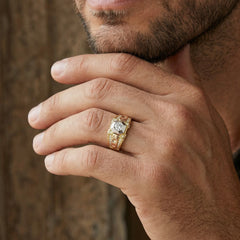 Lesklý prsten z trojího zlata