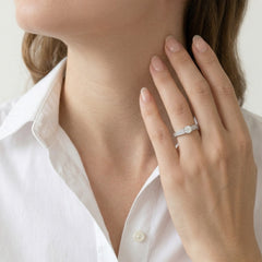 Bague de fiançailles en diamant taille ronde intemporelle