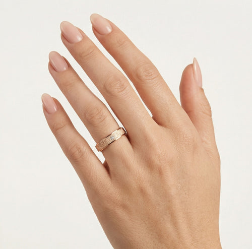 Alliance en or rose à finition mate