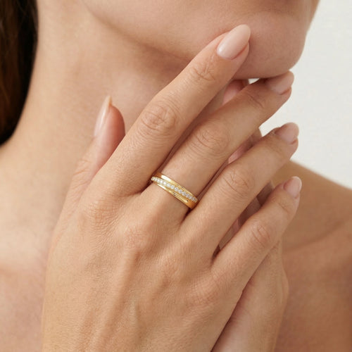 Gelbgoldring mit Kanalfassung