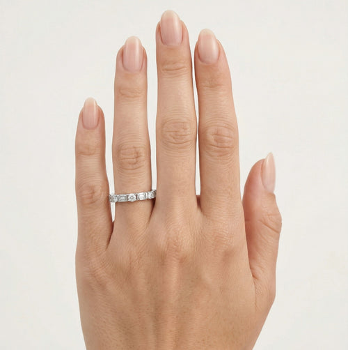 Eleganter Silberring mit Zirkonia