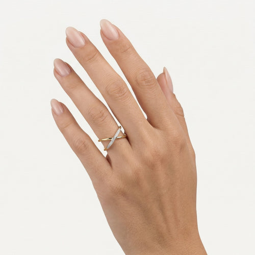 Schicker X-Design-Ring mit funkelnden Zirkonia