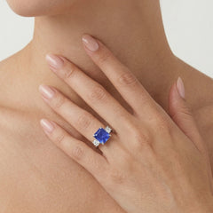 Sterlingsilberring mit Prinzessschliff-Saphir