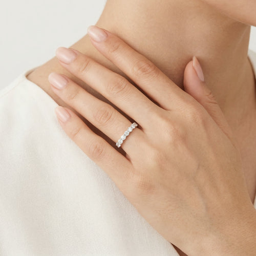 Sparkling white gold ring with diamonds