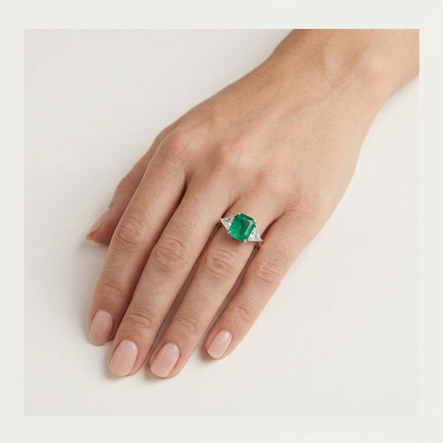 Silberring mit Smaragd und trillant-förmigem Zirkonia