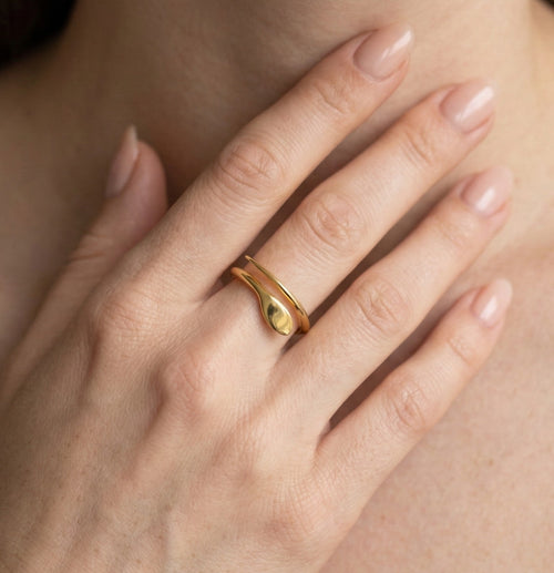 Plain yellow gold snake ring