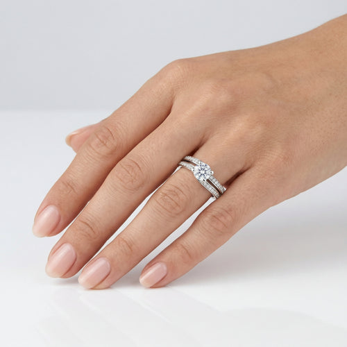 Prsten z bílého zlata s kubickými zirkony