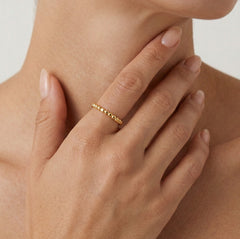 Prsten z žlutého zlata s bublinkovým vzorem