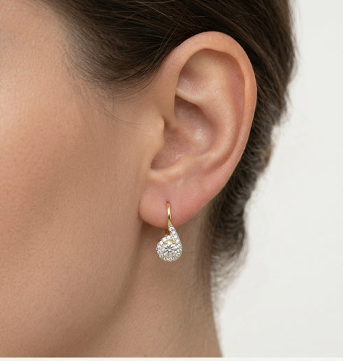 Boucles d’oreilles inversées en or avec zirconium cubique