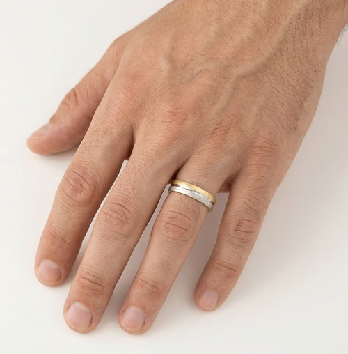 Stilvoller Halb-Gold-Trauring