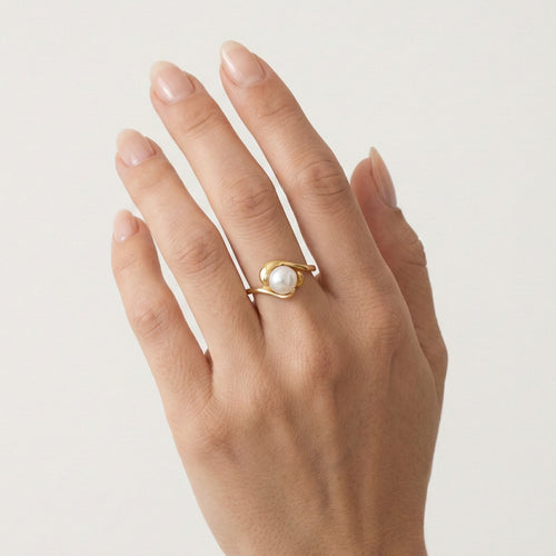 Anillo único de perla blanca
