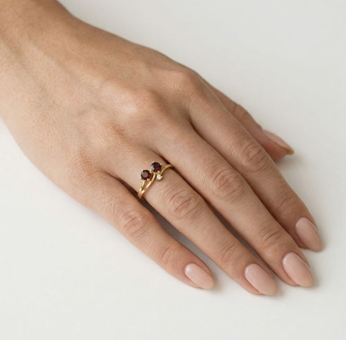 Granat-Gold-Ring mit Zirkonia