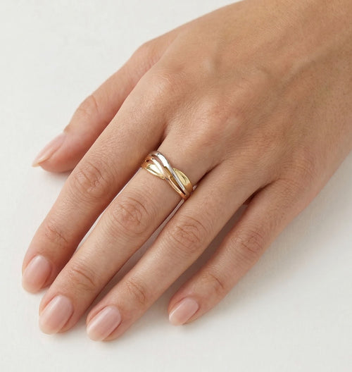 Ring aus dreifarbigem Gold mit Rollen-Design