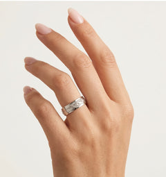 Bague de mariage blanche maître-ouvrage