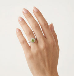 Stříbrný prsten se svatozáří a citrínem