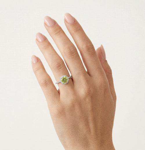 Stříbrný prsten se svatozáří a citrínem