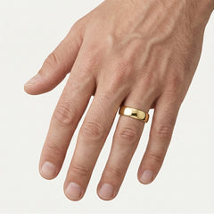 Elegantní široký snubní prsten ze žlutého zlata