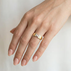 Shiny tension gold ring