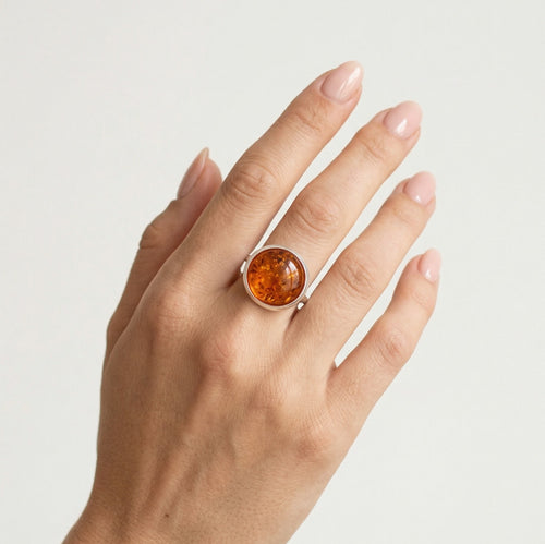 Bernstein-Cabochon-Ring aus Silber