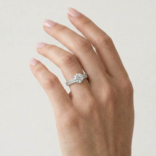 Schicker Ring aus Weißgold