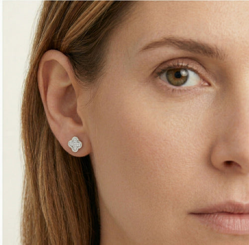 Stříbrné náušnice s motivem čtyřlístku