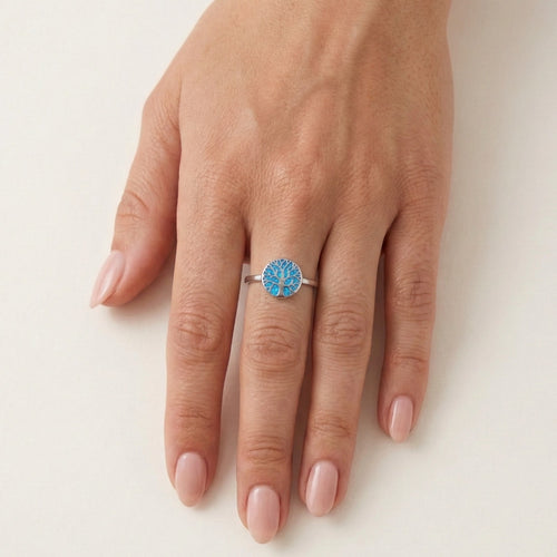 Toller Ring mit blauem Opal