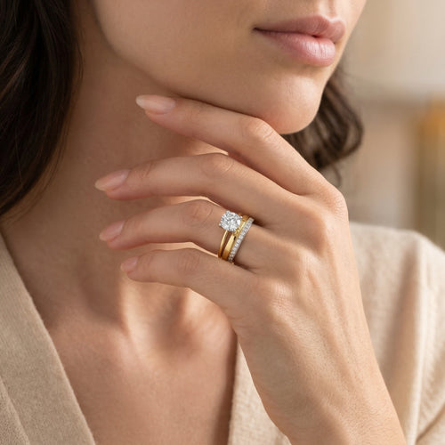 Glänzender Bicolor-Ring aus Gold mit Zirkonia