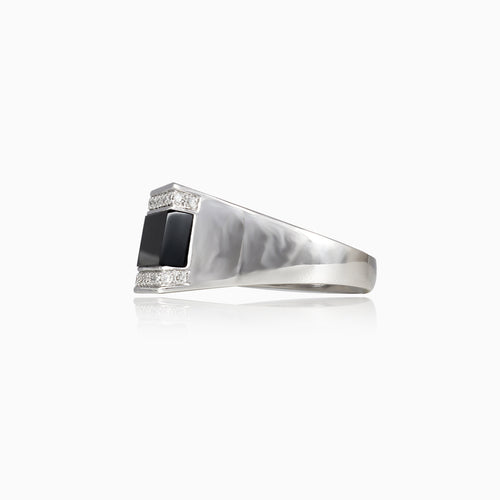 Bague en or blanc avec onyx et diamants