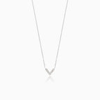 Collier en forme de V avec diamants