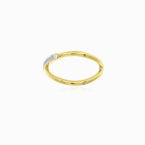 Elegantní prsten v designu X s třpytivými zirkony