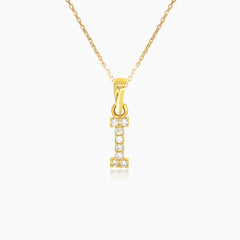 Gold-Anhänger mit dem Buchstaben "I" und Zirkonias
