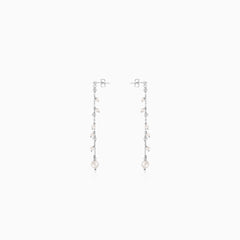 Hängende Ohrringe aus Weißgold mit Perlen