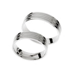 Bague de mariage en or blanc avec finition mate, brillante et polie.