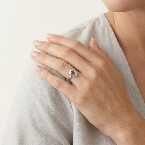 Stříbrný prsten s hruškovým ametystem