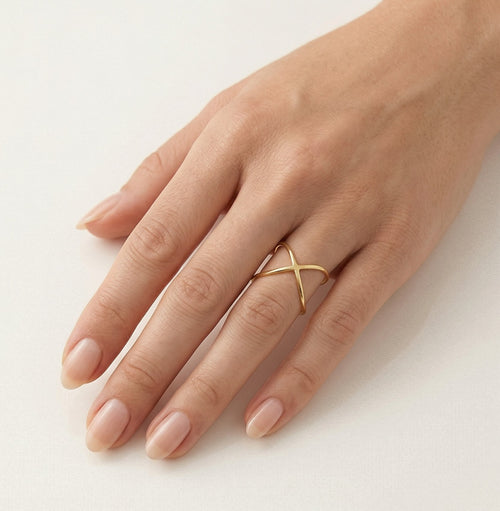 Eleganter Gelbgold-Damenring im X-Design