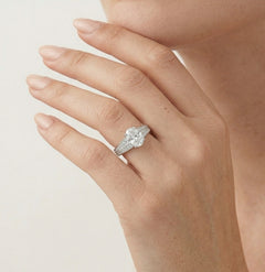 Bague femme en argent avec taille ronde et ovale