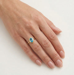 Zlatý prsten s topazem