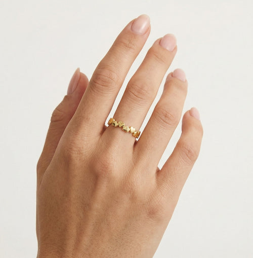 Eleganter Gelbgold-Damenring im Herzdesign