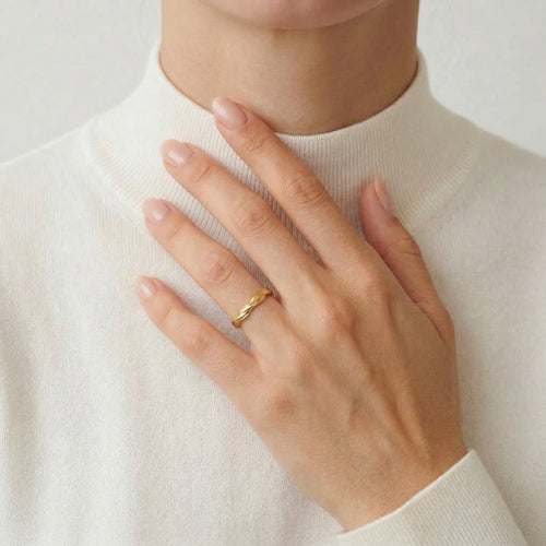 Erinnerungs-Ring mit einfachem Dreh-Design, stapelbar