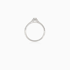 Bague intemporelle pour femme avec diamants ronds et carrés