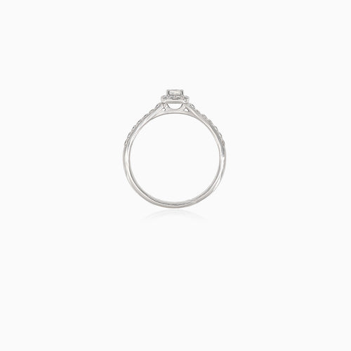 Bague intemporelle pour femme avec diamants ronds et carrés