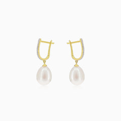 Pendientes colgantes de oro con perlas y diamantes