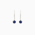 Boucles d’oreilles classiques en or blanc avec saphir
